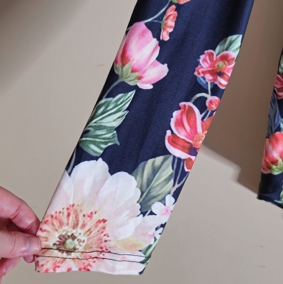 Women's Black Floral Casual Button Front Pleated Long-Sleeved Tunic Top Size XL - Picture 4 of 11